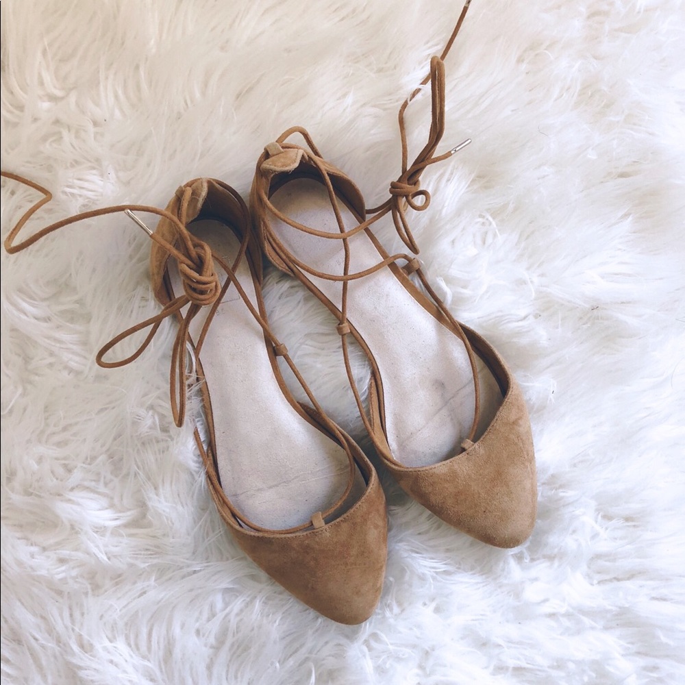 GAP shoes.